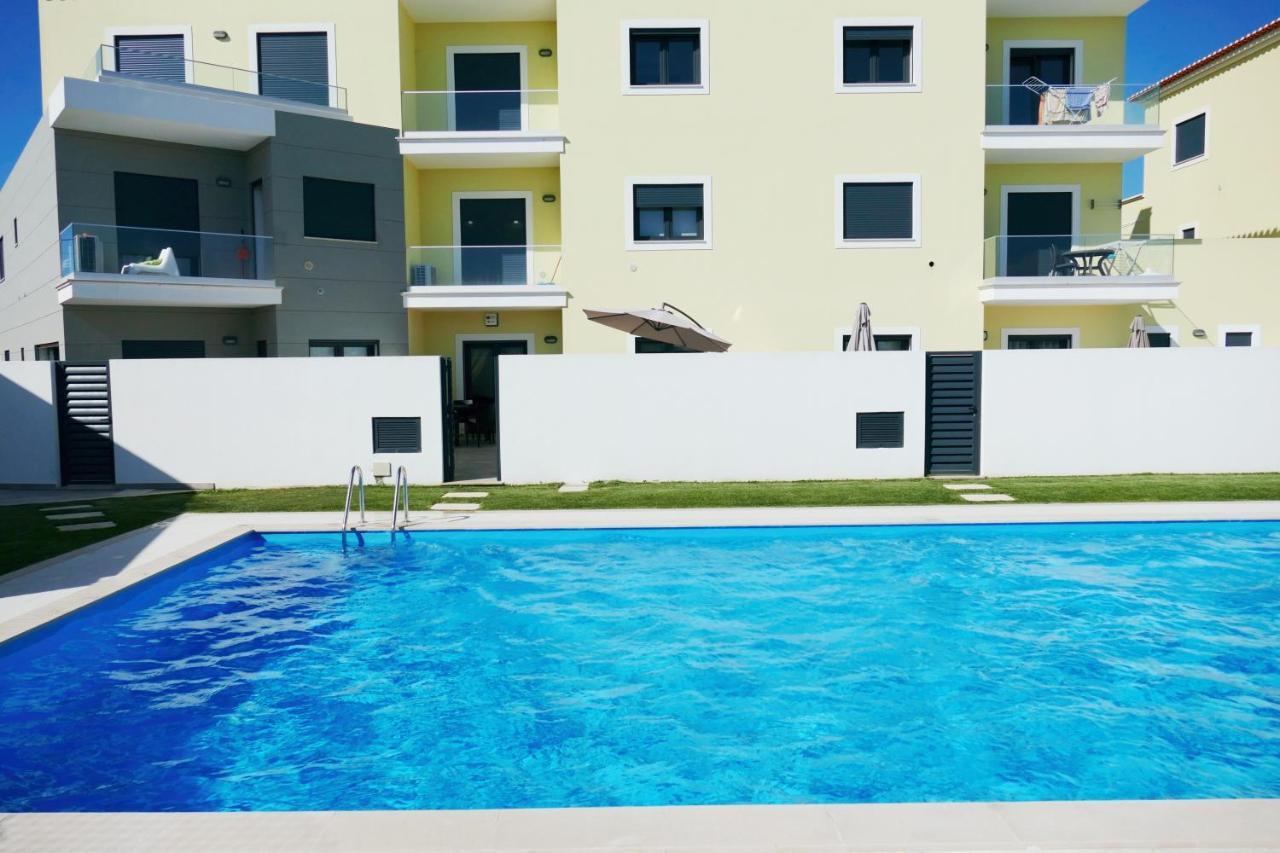 Baleal Poolfront Apartment ภายนอก รูปภาพ